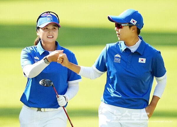 최혜진과 김효주의 4번 홀 모습/사진=LPGA