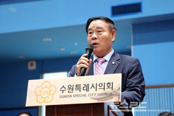 이재식 의장이 제3회 수원특례시의회 의장배 장애인 탁구대회에서 축사를 하고 있다./사진=수원시의회