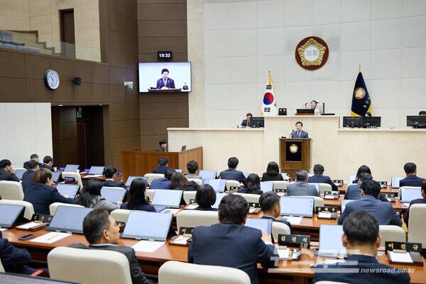 이상일 시장이 14일 '용인특례시의회 제297회 본회의'에서 시정연설을 통해 2026년 시정운영 방향을 제시했다./사진=용인시
