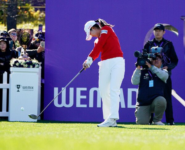 황유민 1번홀 티샷 (사진 위믹스 챔피언십 조직위)&nbsp;