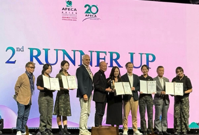 왼쪽부터 김수민 학생, 이윤서 학생, 윤영혜 교수, 최다은 학생, 홍혜진 학생 [사진=동덕여대 글로벌MICE융합전공]