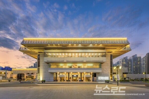 경기아트센터 대극장 전경/사진=경기아트센터
