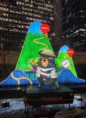 2025서울빛초롱 축제장에 등장한 대만관광청 마스코트 '오숑' [사진=대만관광청]