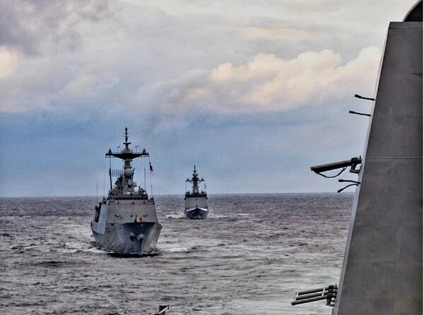 한·미 해군이 이달 17~20일 평택과 주변 해역에서 실시한 ‘해상 대(對)특수전 대응훈련(MCSOFEX)’ 모습 [사진=미 7함대]