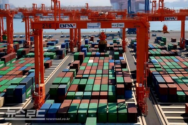 부산신항 전경 [사진=최지훈 기자]