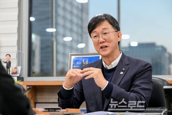 이민근 시장이 지난 1월 9일 신년인터뷰를 진행하고 있다./사진=안산시