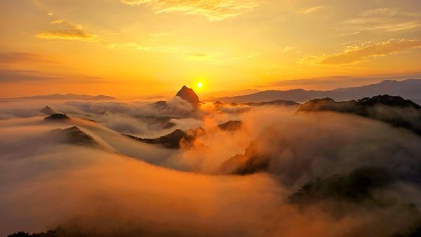 스마트폰 부문 금상_마이산 일출과 운해 [출처=한국관광공사]