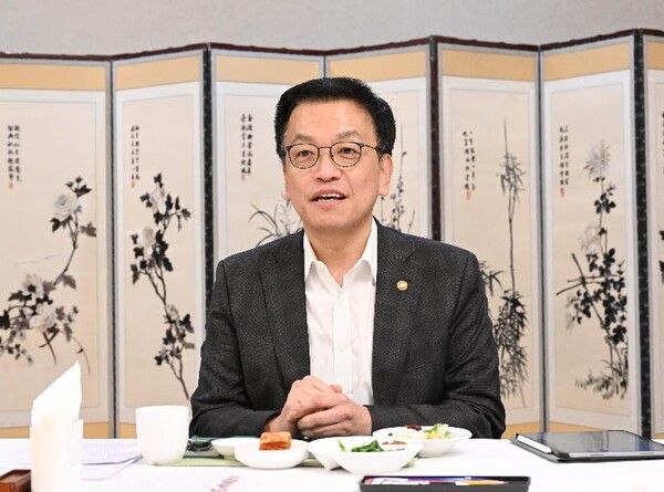 최상목 권한대행 겸 경제부총리 [사진=기재부]