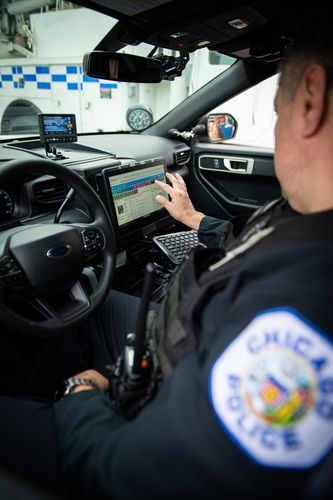 삼성 갤럭시 시리즈 쓰는 미국 시카고 경찰/연합뉴스