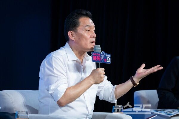 지난해&nbsp;9월10일 개최된&nbsp;2024&nbsp;도시정책 시민계획단 원탁토론회에 참석한 이재준 수원시장이 인사말을 하고 있다.