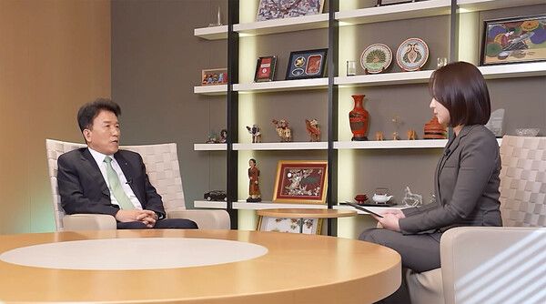 Chairman Ham Young-joo's Ambitious Strategy: Surpassing the 'PBR of 1' with Value Enhancement/Hana Financial Group