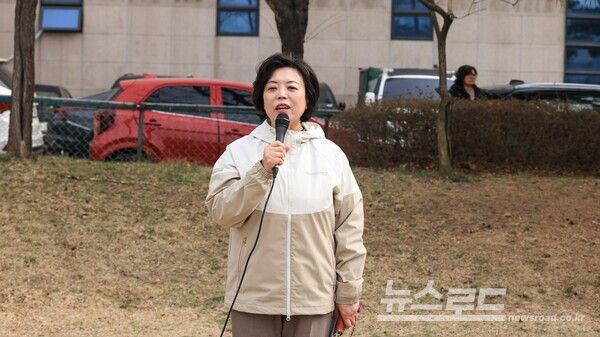 신계용 시장이 플로깅 캠페인에서 인사말을 하고 있다./사진=신계용 시장 페이스북
