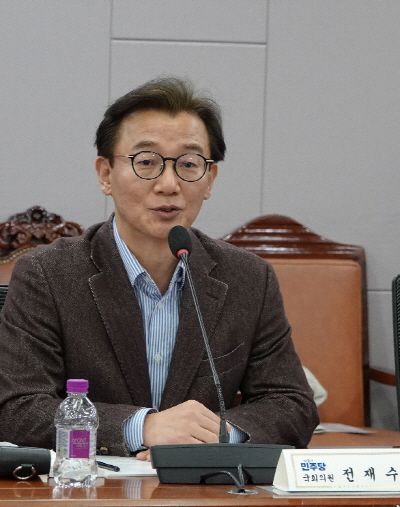 전재수 의원이 개회사를 하고 있다. [사진=서울시관광협회]