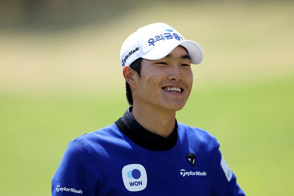 박준홍 6번홀 페어웨이 환한웃음/ 사진제공 KPGA