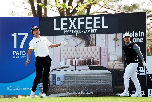 옥태훈 17번홀 아이언 티샷 /사진제공 KPGA