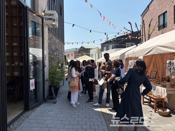 이천도자기축제를 찾은 관광객 모습/사진=이천시