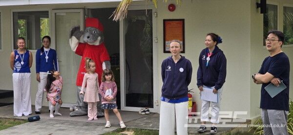 키즈 프로그램에 대해 설명하고 있다. [사진=서진수기자]