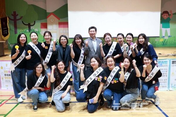 이상일 용인시장이 16일 용인한빛초등학교 별빛도서관 축제에 참석했다./사진=용인시