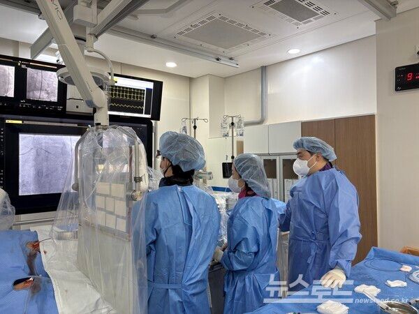 경기도의료원 이천병원 심혈관센터가 진료보는 모습/사진=경기도의료원 이천병원