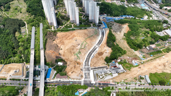 삼가동 힐스테이트 아파트와 대체 진입도로 모습/사진=용인시