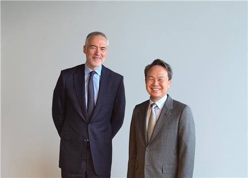 진옥동 신한금융 회장, 골드만삭스 경영진과 WM·IB 전략 논의/연합뉴스