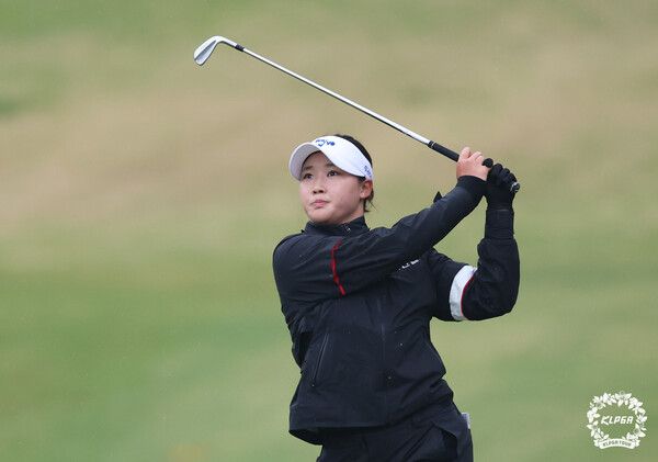 김민솔 크리스에프앤씨 제47회KLPGA 챔피언십 3R 3번홀 아이언샷 /KLPGA