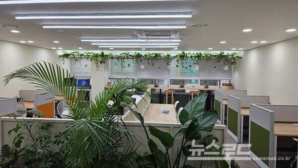 새롭게 리모델링을 마친 수원시청 기자실/사진=뉴스로드 김영식 기자