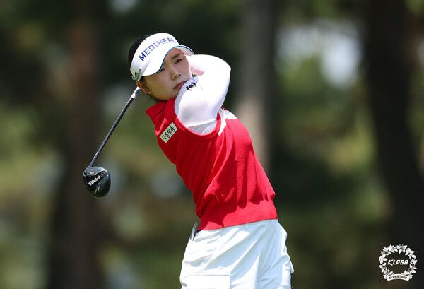 이다연이 더헤븐 마스터즈 FR 4번홀에서 티샷하고 있다. 사진제공 KLPGA&nbsp;