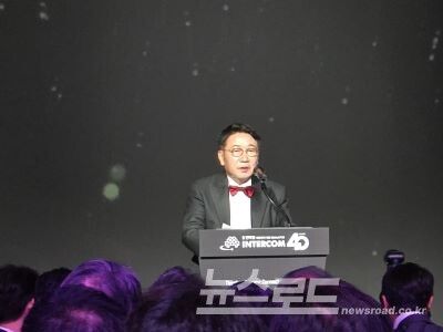 최태영 인터컴 창립자 겸 회장이 인사말을 하고 있다. [사진=서진수기자]