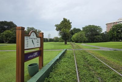 로얄 콜롬보 골프클럽내에 철길로 기차가 다니고 있다. [사진제공=더존투어]