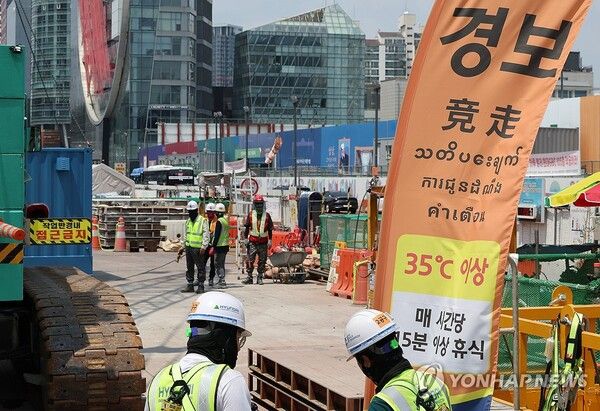 폭염 속 공사현장/연합뉴스