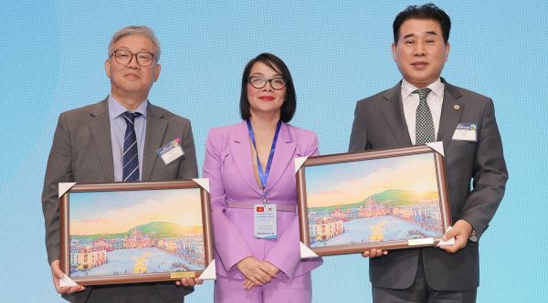 왼쪽부터 최주열 마케팅하이랜즈 대표, NGO THI HUONG 빈펄 DCEO, 전대만 한케이 골프 대표 [출처=마케팅 하이랜즈]