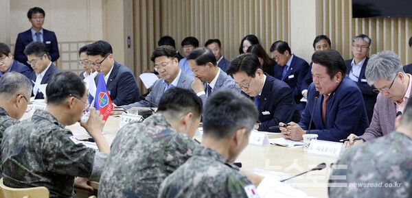 지난2019년 6월 20일 안양시 경기도 지상작전사령부 탄약고지중화 정책협의회 모습./사진=안양시