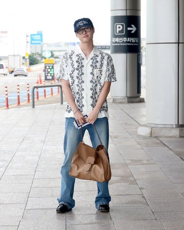 델보(Delvaux) 제공