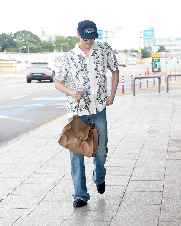 델보(Delvaux) 제공