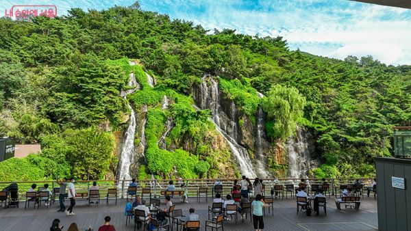 수변활력거점 홍제폭포 [출처=서울시]