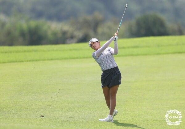 박현경 KB금융 스타챔피언십 3R 2번홀 아이언샷 (사진제공 KLPGA)
