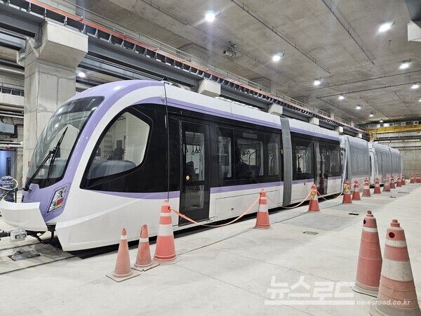 위례 차량기지에 입고된 위례선(트램) 차량 모습./사진=성남시