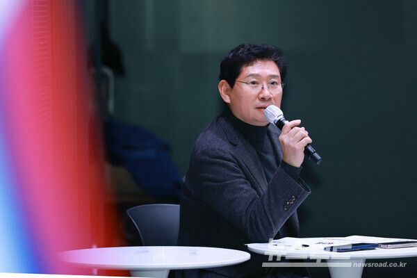 이상일 시장이 용인미디어센터에서 열린 간담회에서 발언하고 있다./사진=용인시