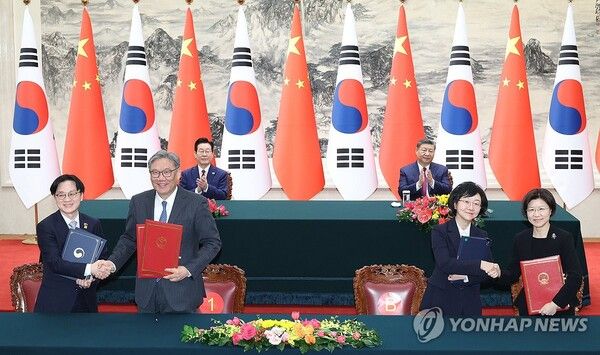 한-중, 상무협력 대화 신설 및 식품안전협력 MOU/연합뉴스