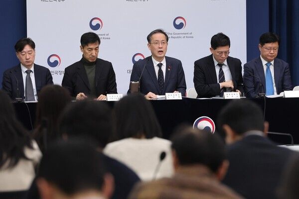 이형일 재경부 1차관이 발언하는 모습 [사진=연합뉴스]