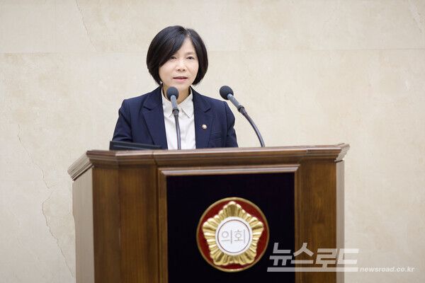 신현녀 의원이 11일 열린 제300회 임시회 제2차 본회의에서 5분 자유발언을 하고있다./사진=용인시의회