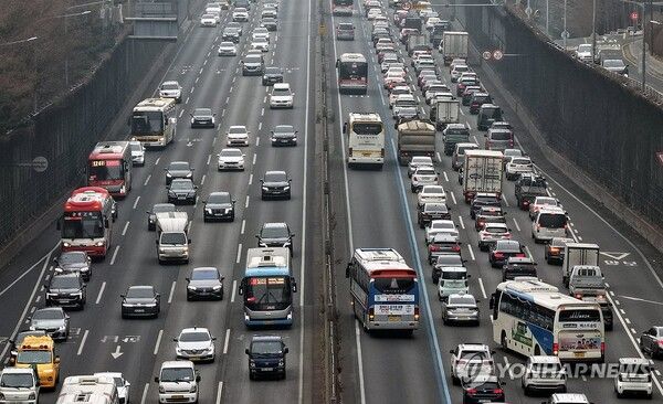 귀성길 정체 상황은?/연합뉴스