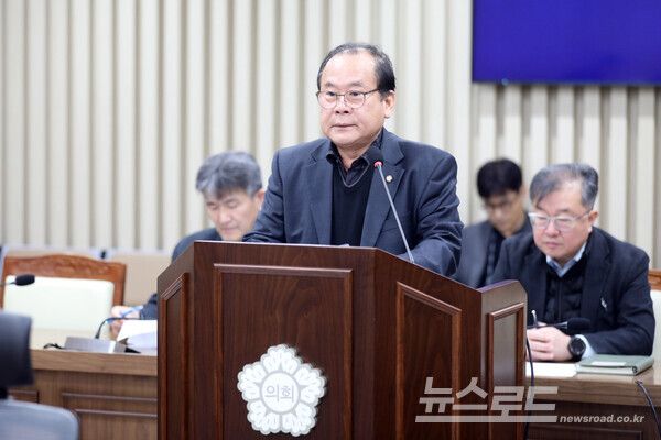 이찬용 도시미래위원장의 '수원시 공동주거시설 층간소음 관리 및 지원에 관한 조례 일부개정조례안' 대표 발의 모습./사진=수원시의회