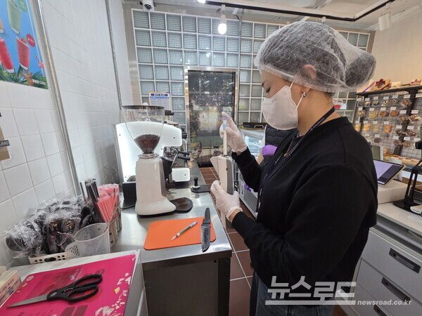 디저트류 집중 위생점검 현장/사진=시흥시