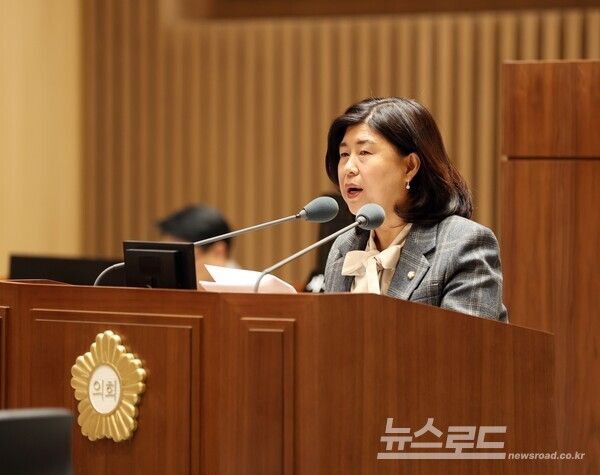 조미옥 의원이 5분 자유발언을 하고 있다./사진=수원시의회&nbsp;