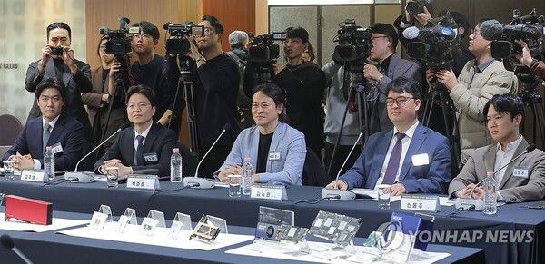 민관 합동 간담회 참석한 AI 반도체 기업 대표들/연합뉴스