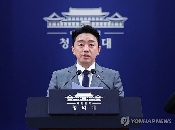 강훈식 비서실장, UAE 특사방문 브리핑/연합뉴스