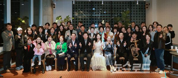 이상일 시장이 21일 민주평화통일자문회의 용인시협의회 자문위원과 함께하는 봄맞이 음악회에 참석했다./사진=용인시