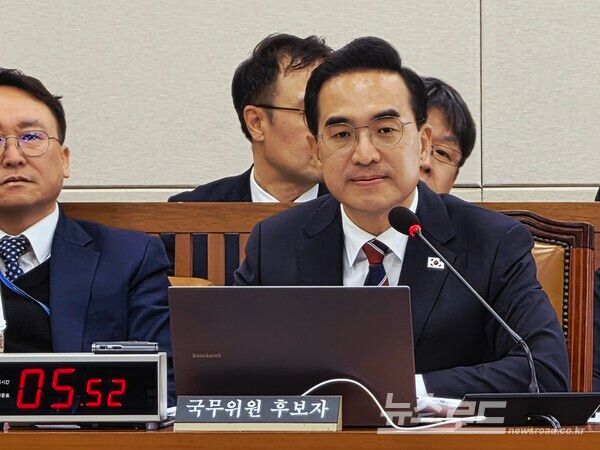 박홍근 기획예산처 장관 후보자가 23일 국회 재정경제기획위원회에서 열린 청문회에 참석해 위원들의 질의에 답변하고 있다. [사진=최지훈 기자]